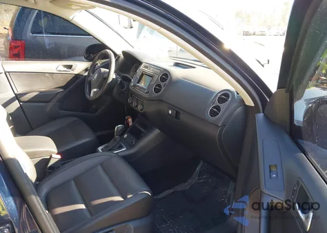 2016 Volkswagen Tiguan R-Line/S/Se/Sel z USA, uszkodzony, nr VIN WVGAV7AX1GW579433